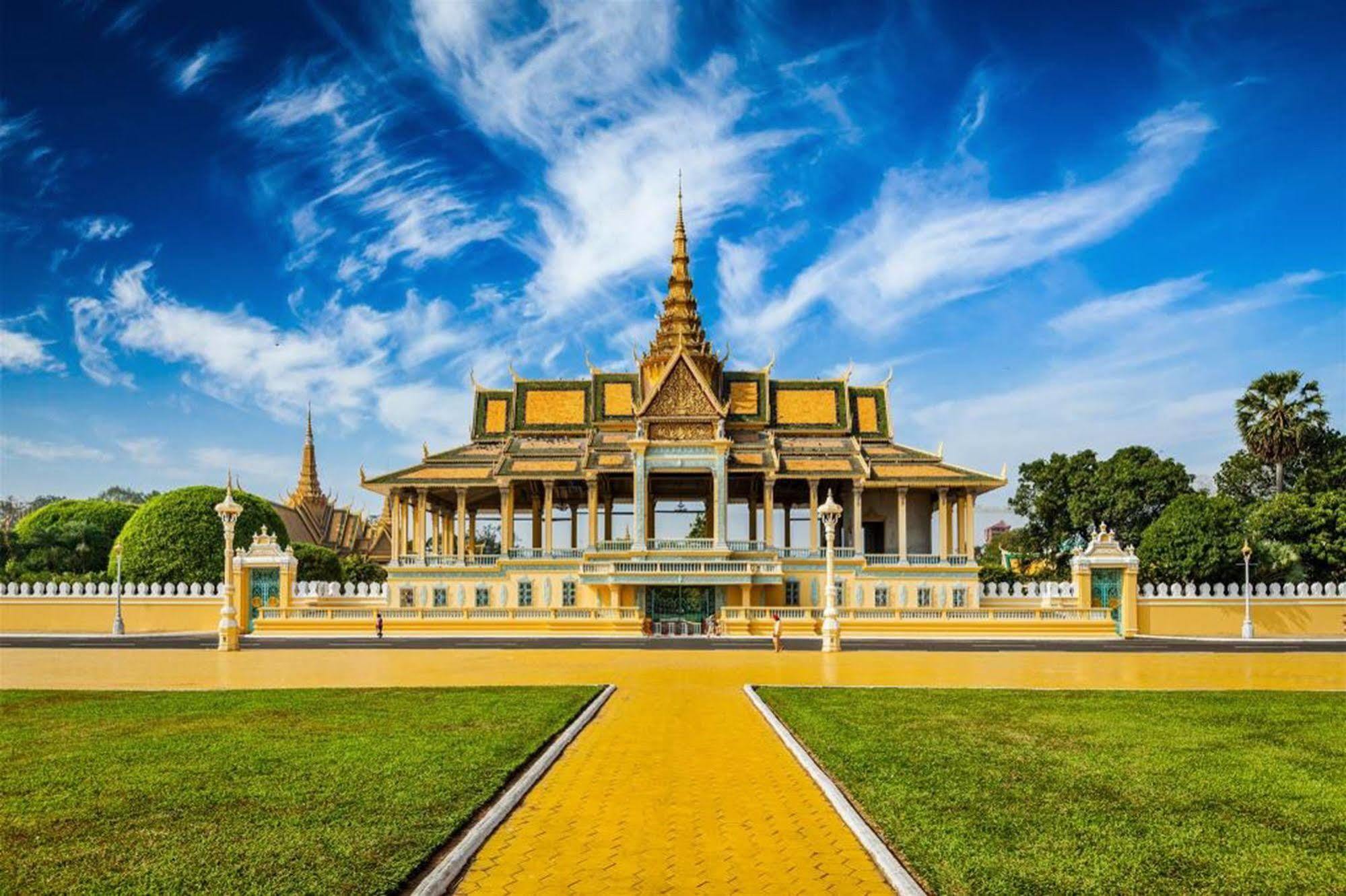 ลัคกี้ 2เกสท์เฮาส์ Hotel พนมเปญ ภายนอก รูปภาพ