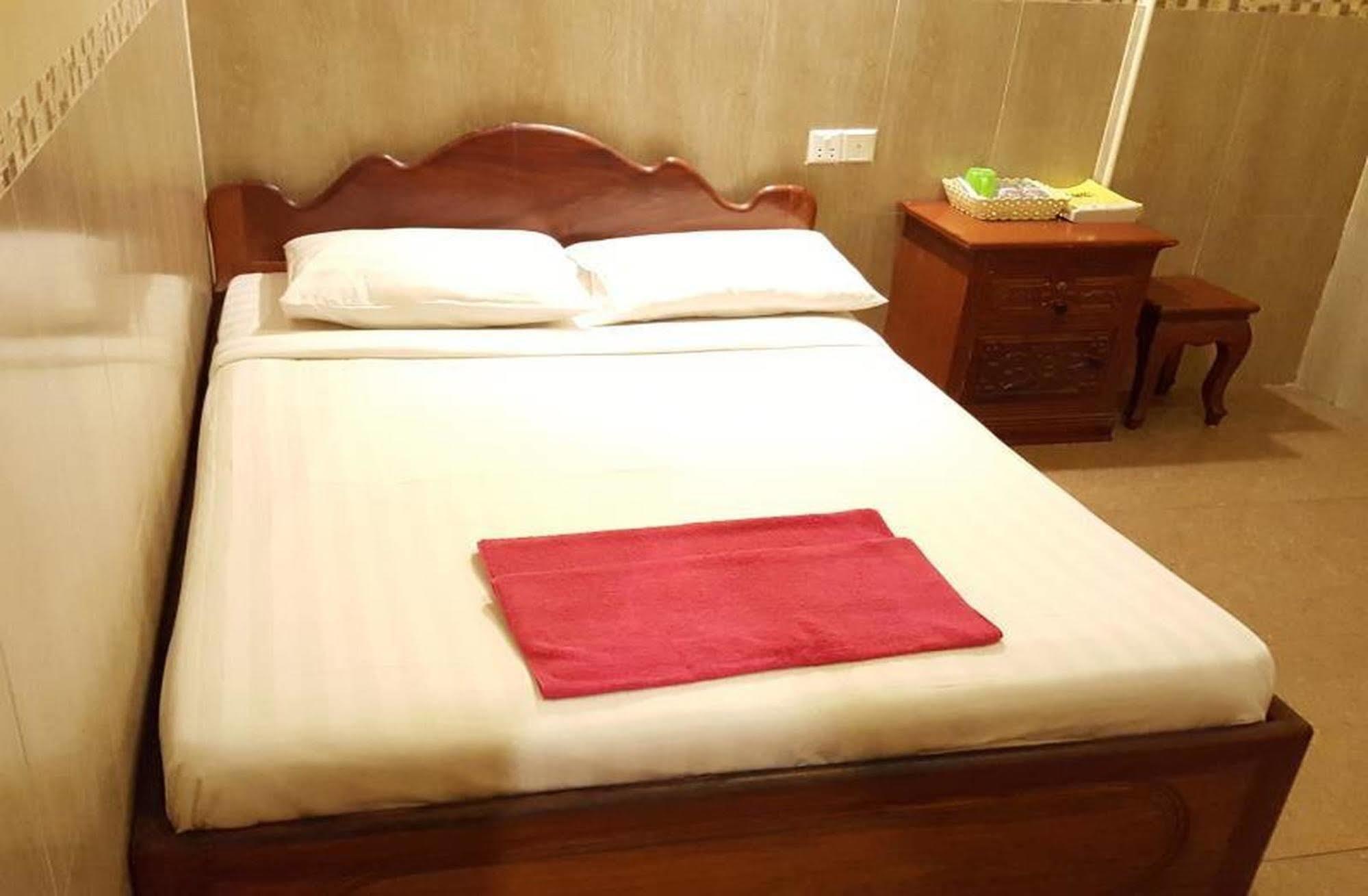 ลัคกี้ 2เกสท์เฮาส์ Hotel พนมเปญ ภายนอก รูปภาพ